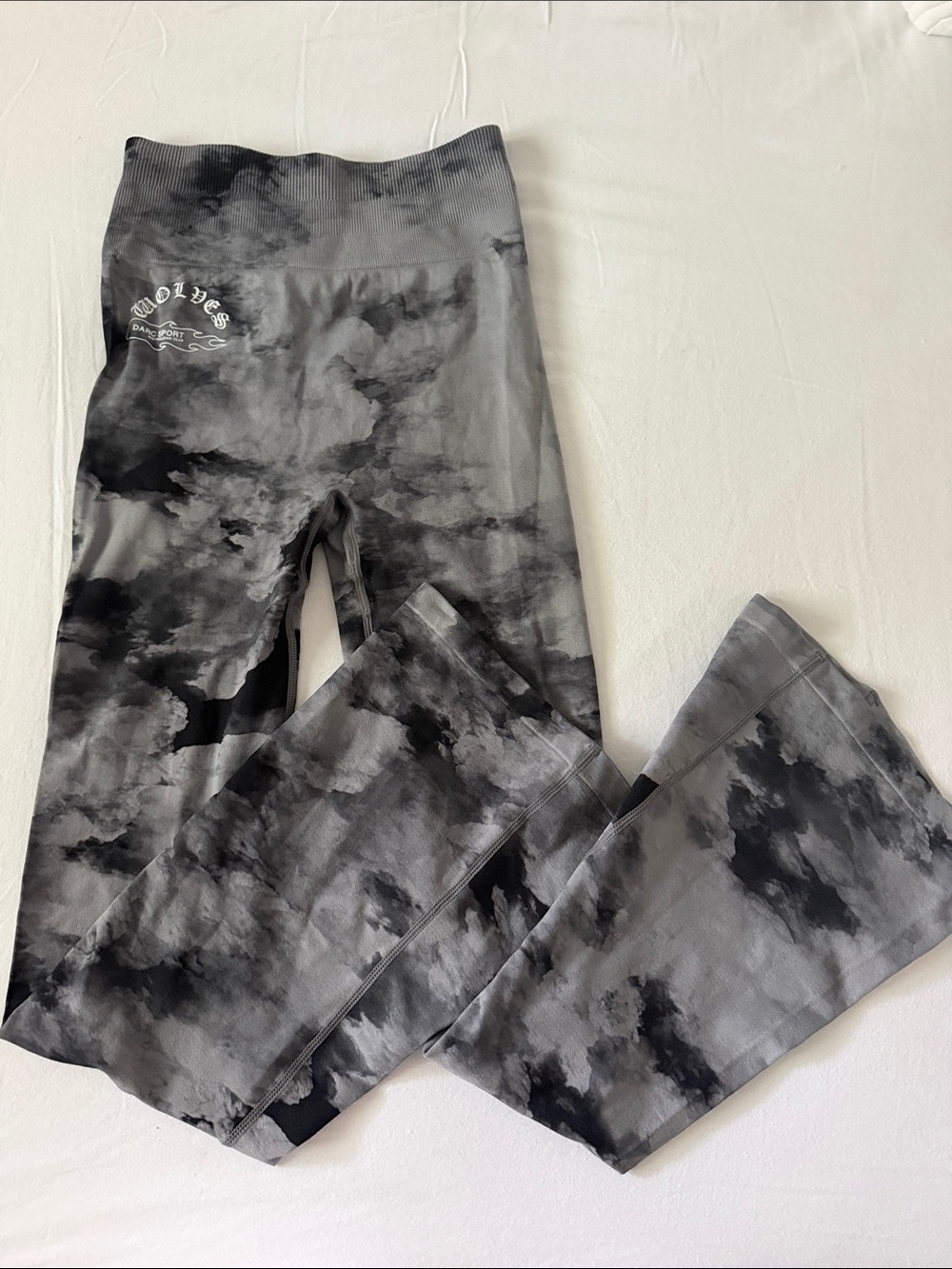 Darc Sport SHE wolves flare seamless leggings.